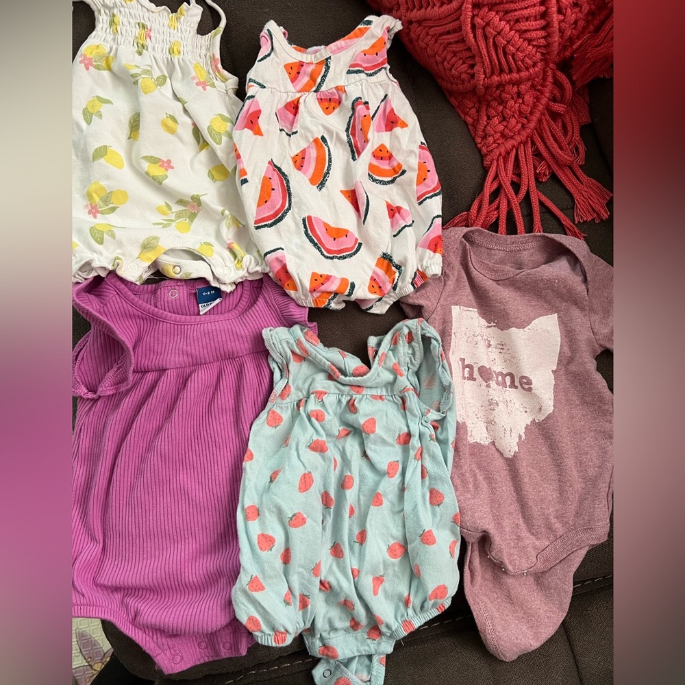 Size 0-3 summer outfits-lot of 5 - Picture 1 of 1